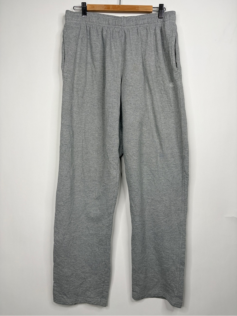 Champion Men's Heather Gray Sweatpants - Elastic Waist